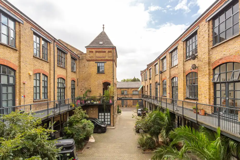 Independent Place in London for first-time buyer